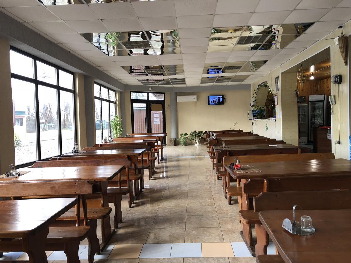 Cafe-Hotel Assir Pizunda Exterior photo